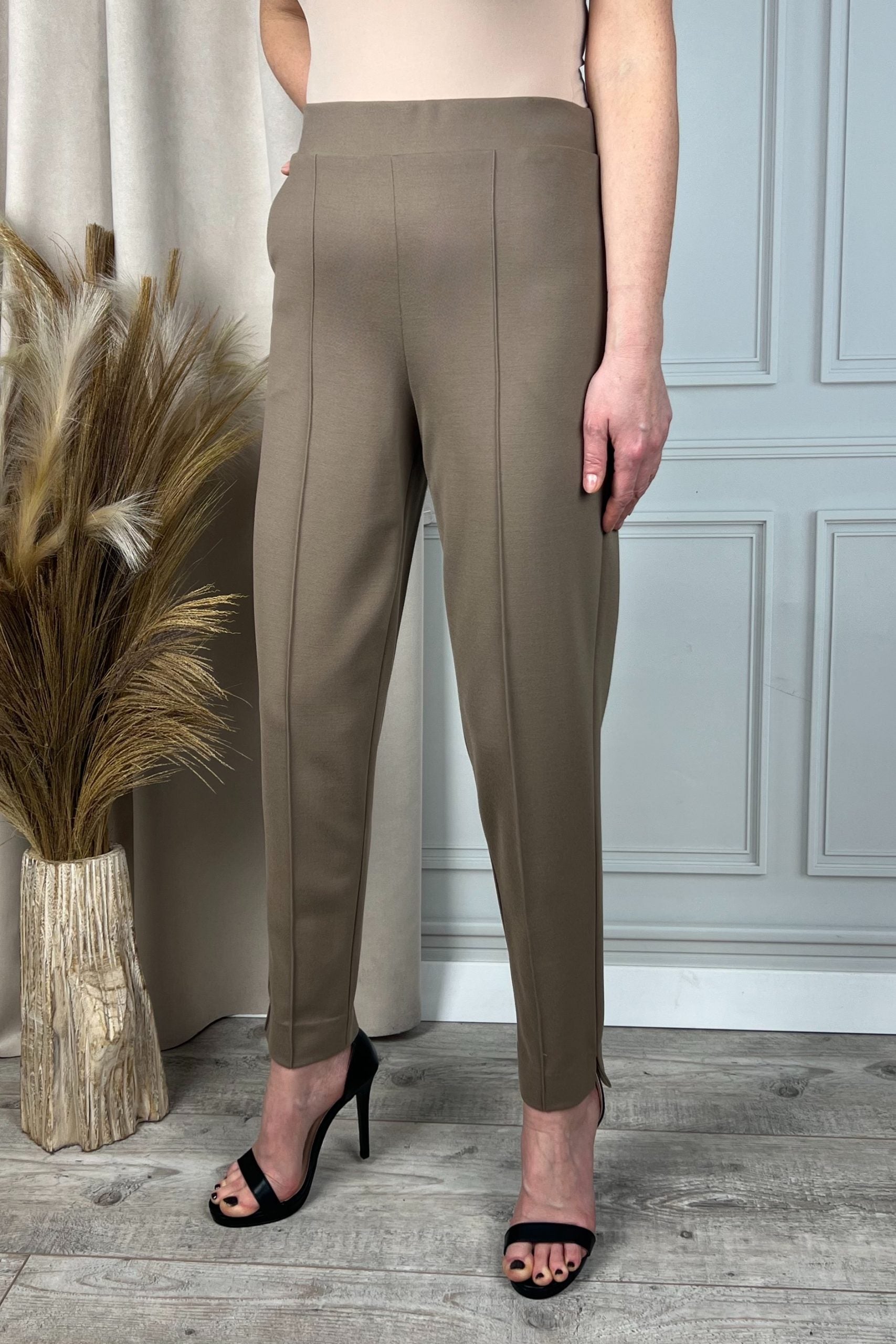 Spodnie dzianinowe z przeszyciem