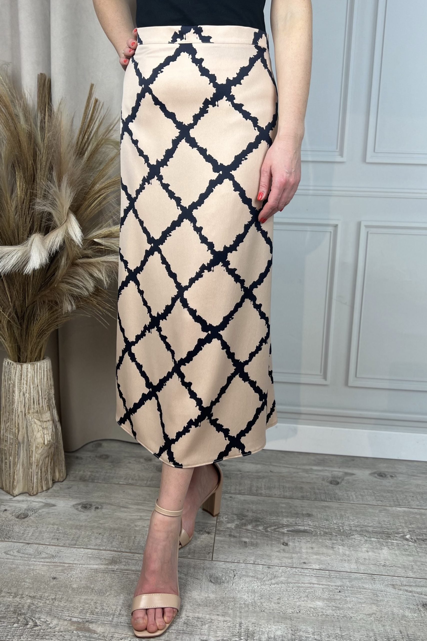 Spódnica z satynowym połyskiem