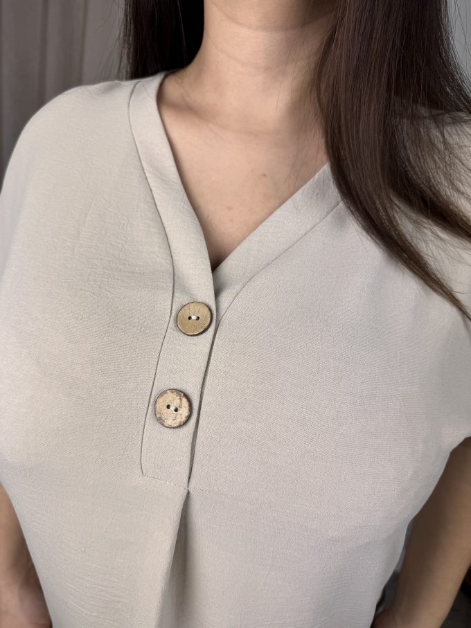 Kimono blouse with buttons