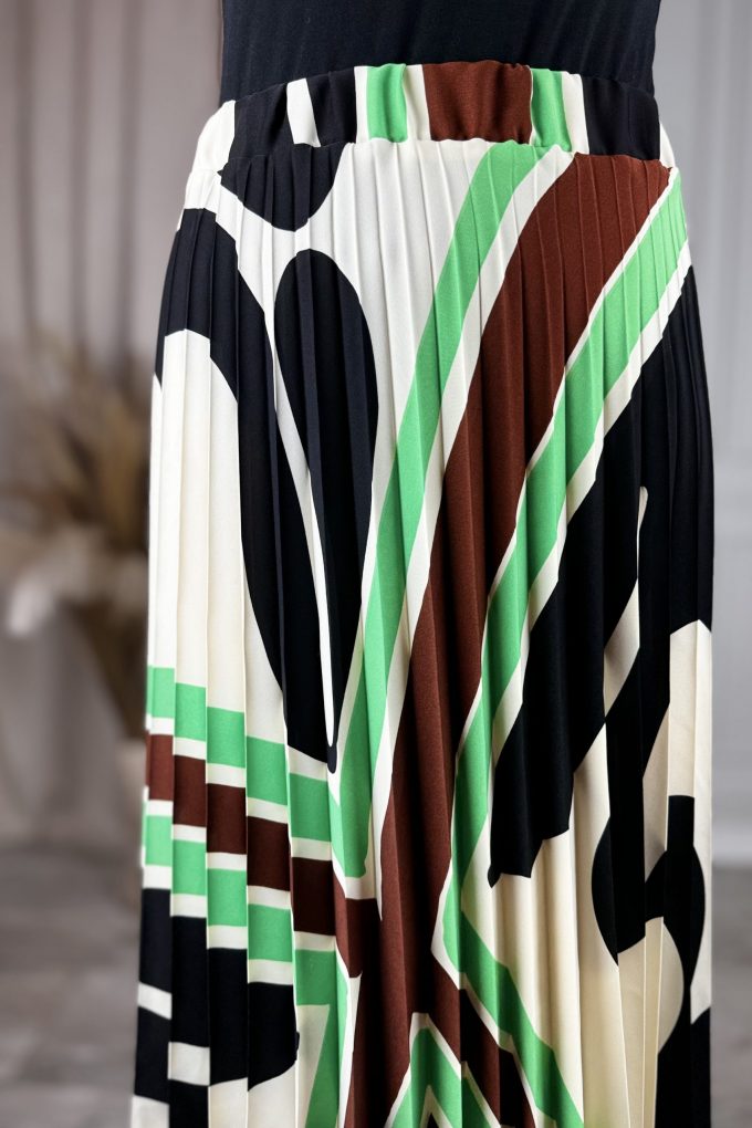 Pleated skirt