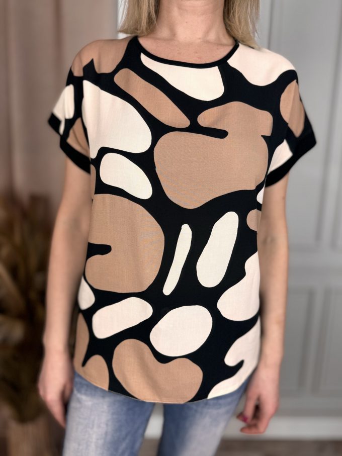 Viscose blouse with contrasting pleats