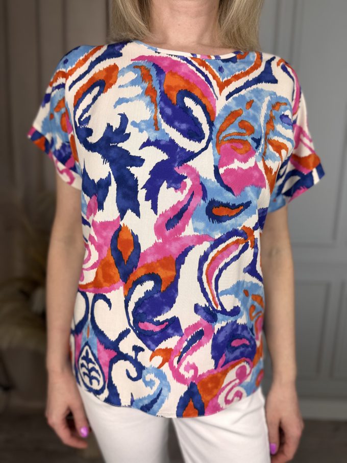 Blouse with back neckline