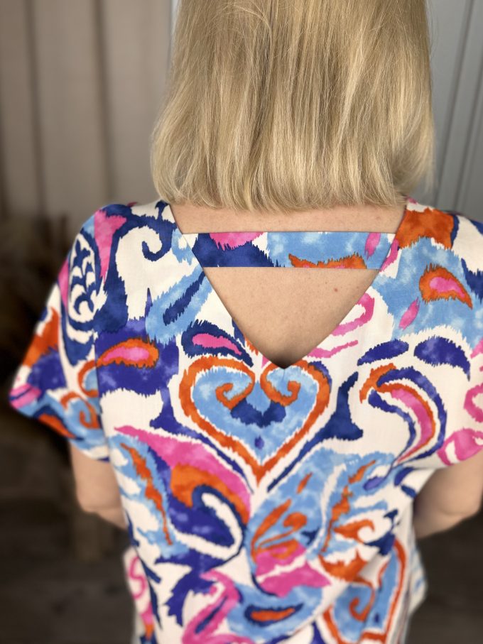Blouse with back neckline