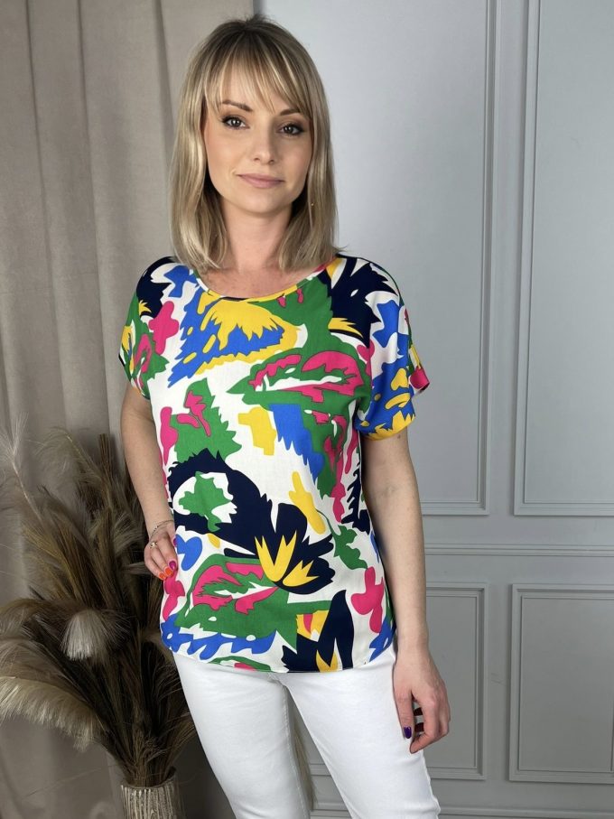 Blouse with back neckline