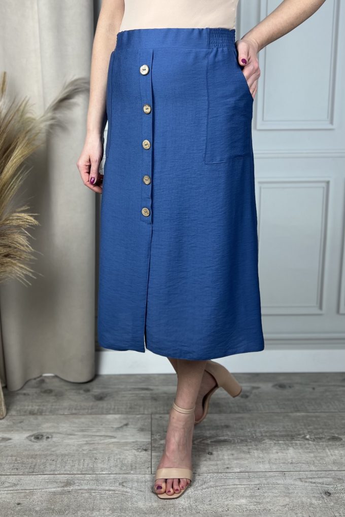 Skirt with buttons