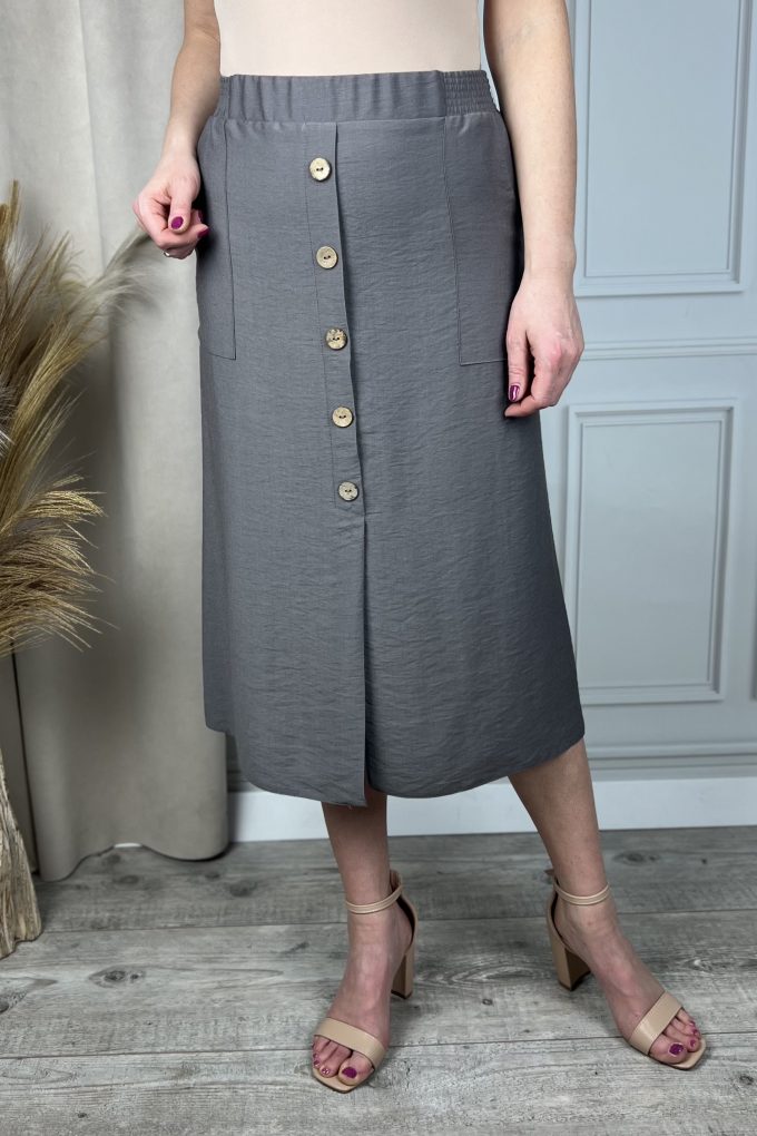 Skirt with buttons