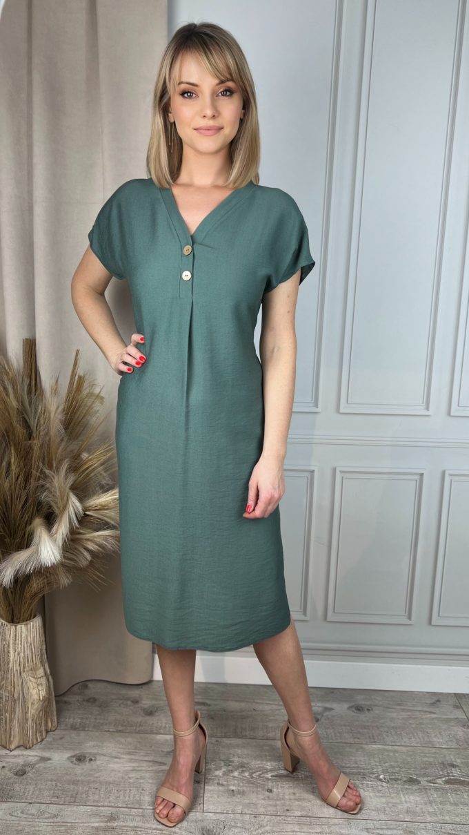 Dress with darts at the neckline