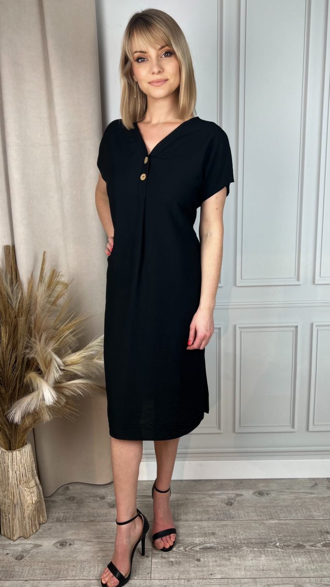 Dress with darts at the neckline