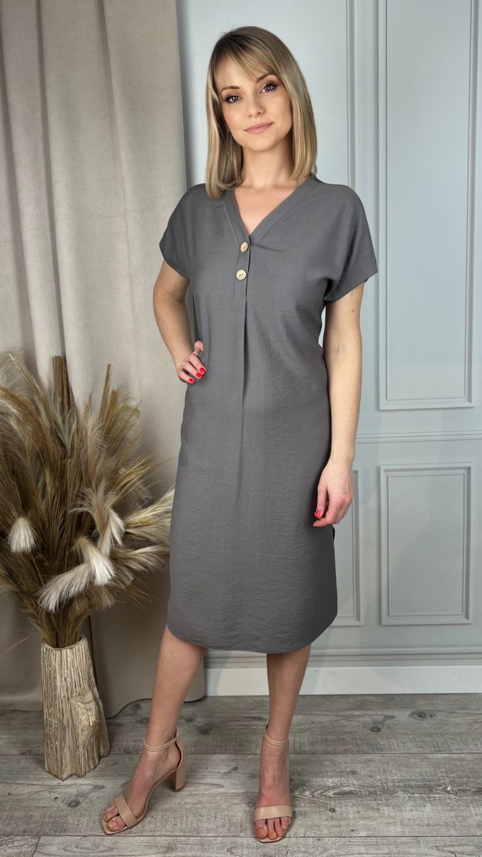 Dress with darts at the neckline