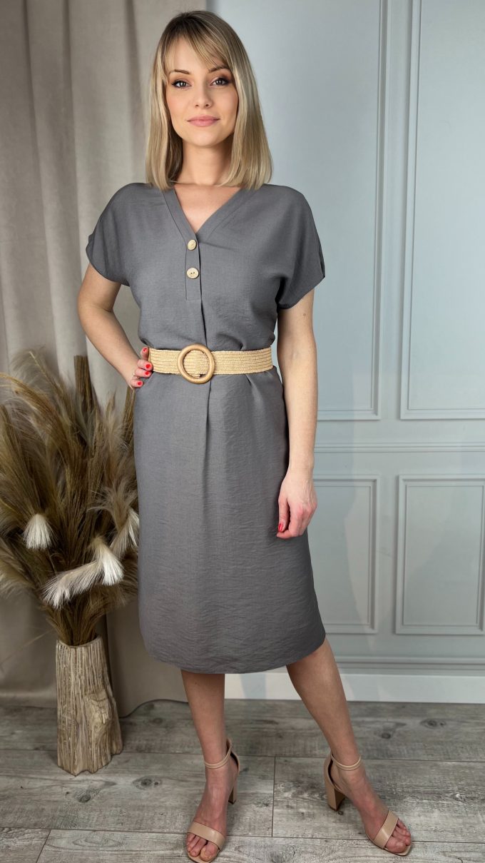 Dress with darts at the neckline
